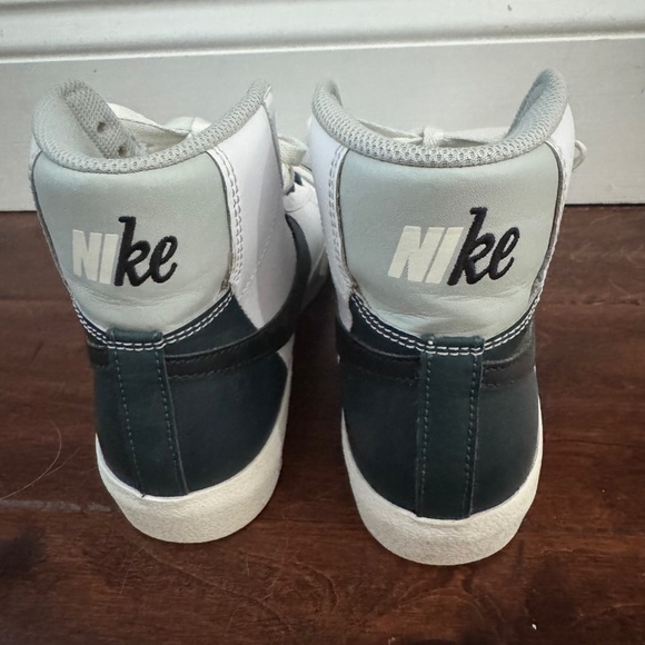 Nike Blazer Mid ‘77 - Picture 3 of 4